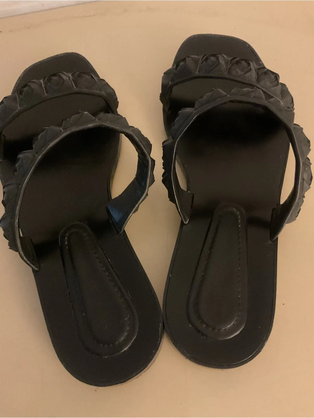 Stuart Weitzman Black rubber  Braided Rosita flat Slide Sandals US 7